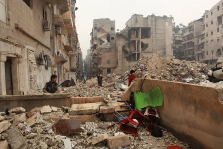 Halep'ten çıkamayan Suriyelilerin imdadına yardım kuruluşları yetişti