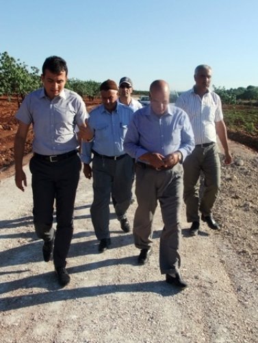 Halfeti'de köy yolları onarılıyor