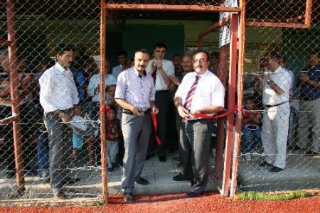 Halı Saha Açılışına Katılan Protokol Üyeleri, Vatandaşlarla Futbol Oynadı