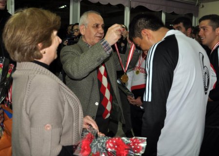 Halı saha maçta şehit edilen Komiser Cem Kerman anısına turnuva