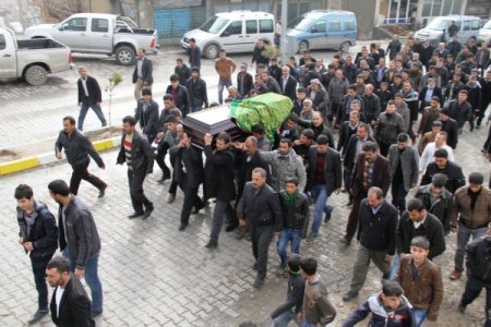 Halı sahada hayatını kaybedenlerden 4'ü toprağa verildi