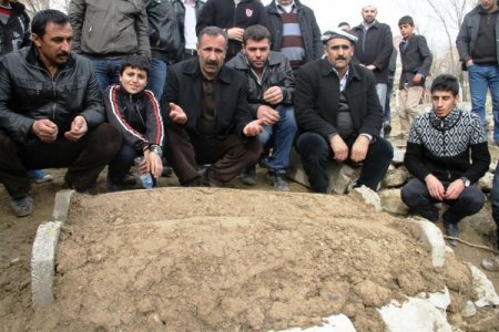 Halı sahada hayatını kaybedenlerden 4'ü toprağa verildi