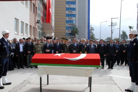 Halı sahada kalp krizi geçiren polisin cenazesi memleketine gönderildi
