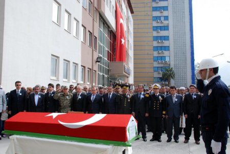 Halı sahada kalp krizi geçiren polisin cenazesi memleketine gönderildi