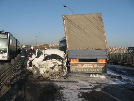 Haliç Köprüsünde Meydana Gelen Kaza Trafiği Felç Etti