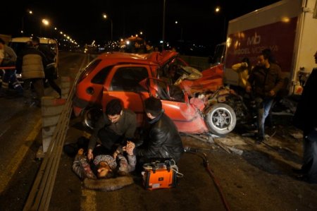 Haliç Köprüsü'nde zincirleme kaza: 3 ağır yaralı