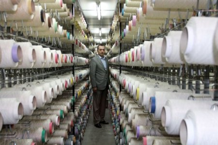 Halıcılığı öğrendiği Belçika'da krala halı satıyor