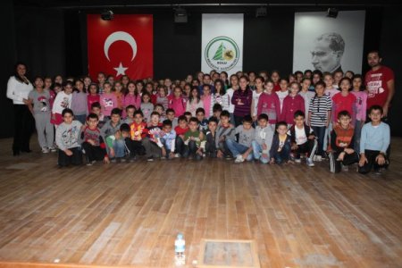 Halk dansları çocuk grubuna ilgi büyük oldu