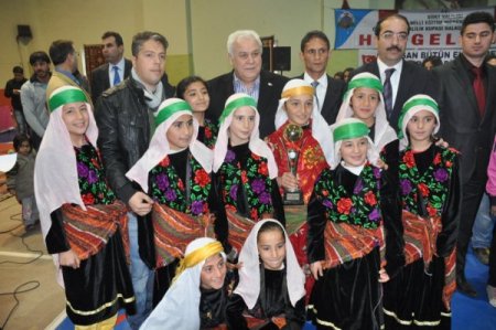 Halk Dansları Yarışmasında Dereceye Girenler Ödüllerini Aldı