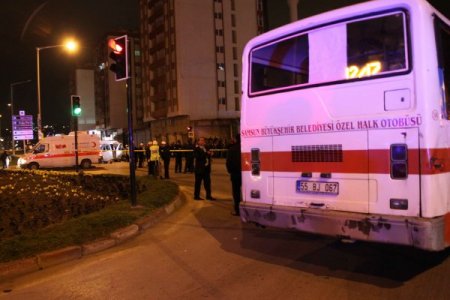 Halk Otobüsü İle Yolcu Minibüsü Çarpıştı: 2 Ölü, 8 Yaralı