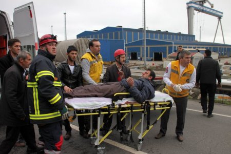 Halk otobüsü karşı yöne geçti: 1 ölü, 2’si ağır 20 yaralı