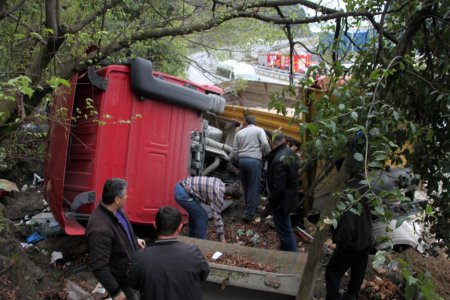 Halk otobüsü karşı yöne geçti: 1 ölü, 2’si ağır 20 yaralı