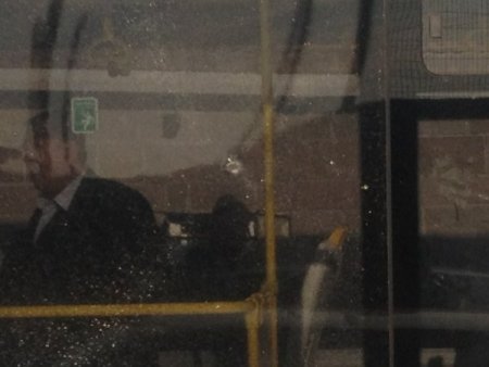 Halk otobüsüne mermi isabet etti: 1 yaralı