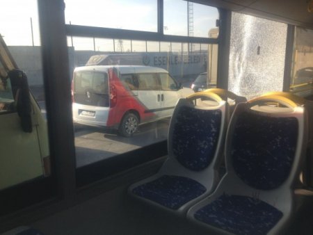 Halk otobüsüne mermi isabet etti: 1 yaralı
