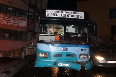 Halk Otobüsünün Çarptığı Anne Öldü, Kızı Ağır Yaralandı