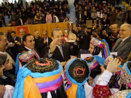 Halk Oyunları Yarışması Çekişmeli Geçti