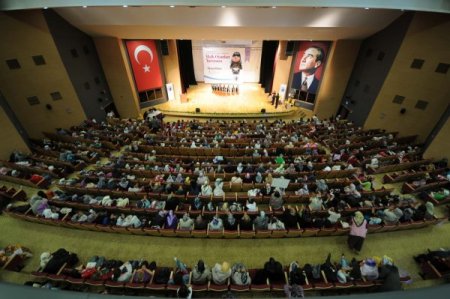 Halk Oyunları Yarışması Çekişmeli Geçti