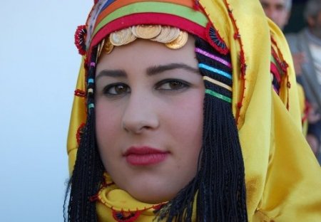 Halk oyunları yarışması sona erdi