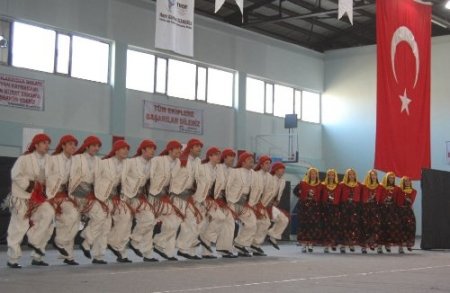 Halk oyunları yarışması sona erdi