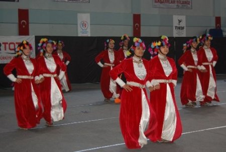 Halk oyunları yarışması sona erdi