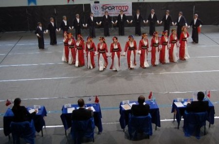 Halk oyunları yarışması sona erdi