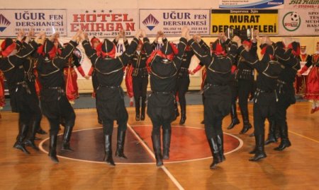 Halk Oyunları Yarışmasında Batı Karadeniz Gençlik Spor Kulübü Birinci Oldu
