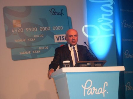 Halkbank yeni kredi kartını tanıttı, müşterilerinin boyuna göre yorgan verecek