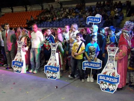 Halkoyunları Türkiye Finalinin Birincisi Balıkesir Mehmetçik İlköğretim Okulu