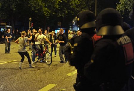 Hamburg’da Sokak Festivalinde 40 Kişi Gözaltına Alındı