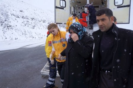 Hamile kadın, Snow Trac ambulansla hastaneye yetiştirildi