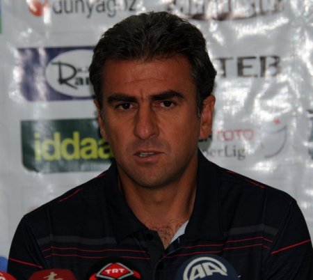 Hamzaoğlu: Futbolcularımın ortaya koyduğu mücadeleden memnunum
