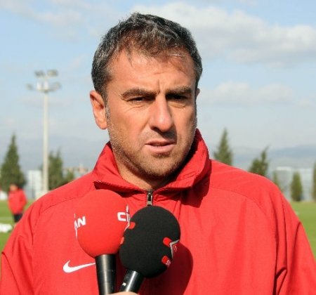 Hamzaoğlu: Hedefimiz Beşiktaş maçından üç puanla ayrılmak