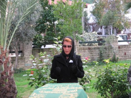 Hande Yener, babasını ebediyete uğurladı