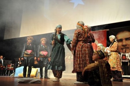 Hanım Lokali Üyeleri Çankkale Zaferi'ni Kutladı