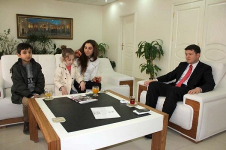 Hanım Onur’dan Kaymakam Koca’ya teşekkür ziyareti