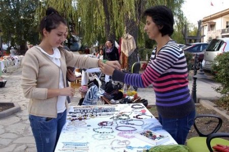 Hanımeller Çarşısı kapılarını açtı