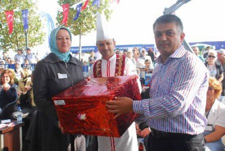 Hanımlar, Yemek Yarışmasında Hünerlerini Ustalara Onaylattı