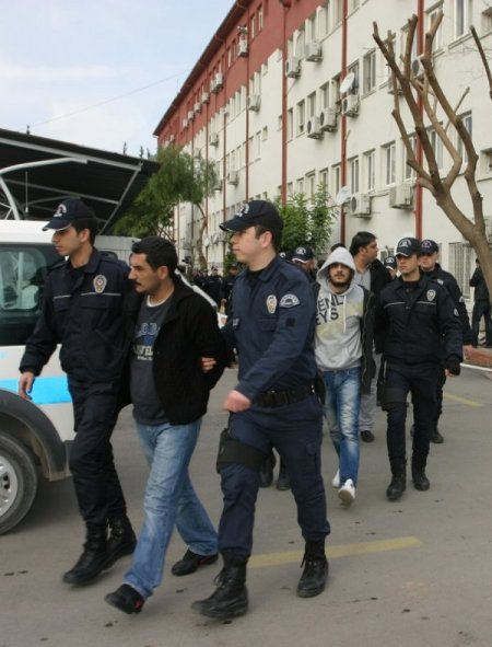 Haraç çetesine 8 ilde eş zamanlı operasyon