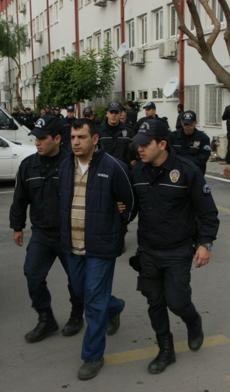 Haraç çetesine 8 ilde eş zamanlı operasyon