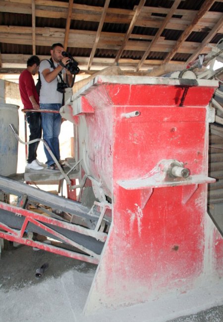 Harç makinesine düşen işçi hayatını kaybetti