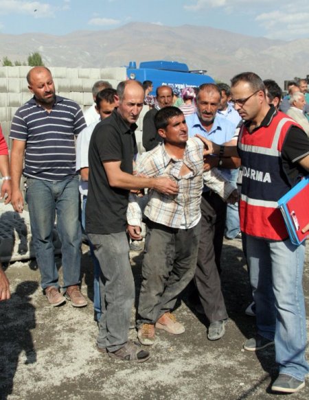 Harç makinesine düşen işçi hayatını kaybetti