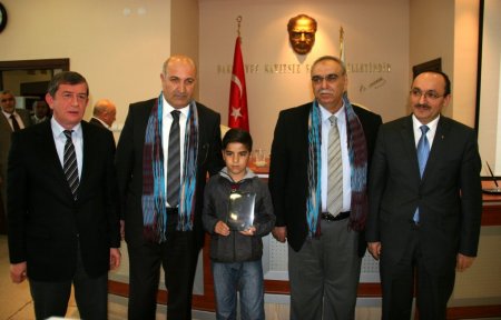 Harçlığını depremzedelere gönderen minik Muhammet'e büyük vefa