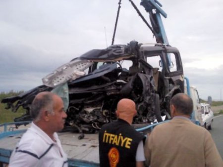 Hareket Halindeki Araçta Kalp Krizi Geçiren Sürücü Alt Geçide Çarptı, Hayatını Kaybetti