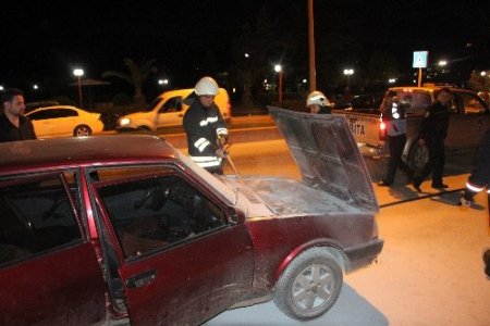 Hareket halindeki otomobil yandı