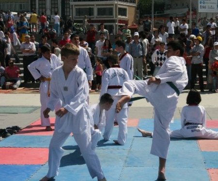 'Harekette bereket vardır' diyerek aktivite düzenlediler