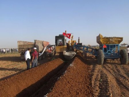 Harran Ovası'na Döşenecek Drenaj Kanallarının Temeli Atıldı