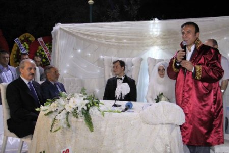HAS Parti Genel Başkanı Kurtulmuş, nikah şahidi oldu