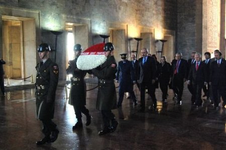 Has Parti Lideri Kurtulmuş Anıtkabir'i Ziyaret Etti