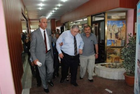 Hasan Celal Güzel, Konferansta Konuşurken Rahatsızlandı