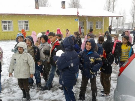 Hasköylü öğrenciler ilk defa sinemada film seyretti